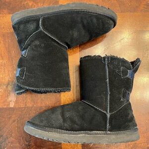 Black UGG Australia Sheepskin Boots Size 10 Worn Condition Unique Ribbon Back